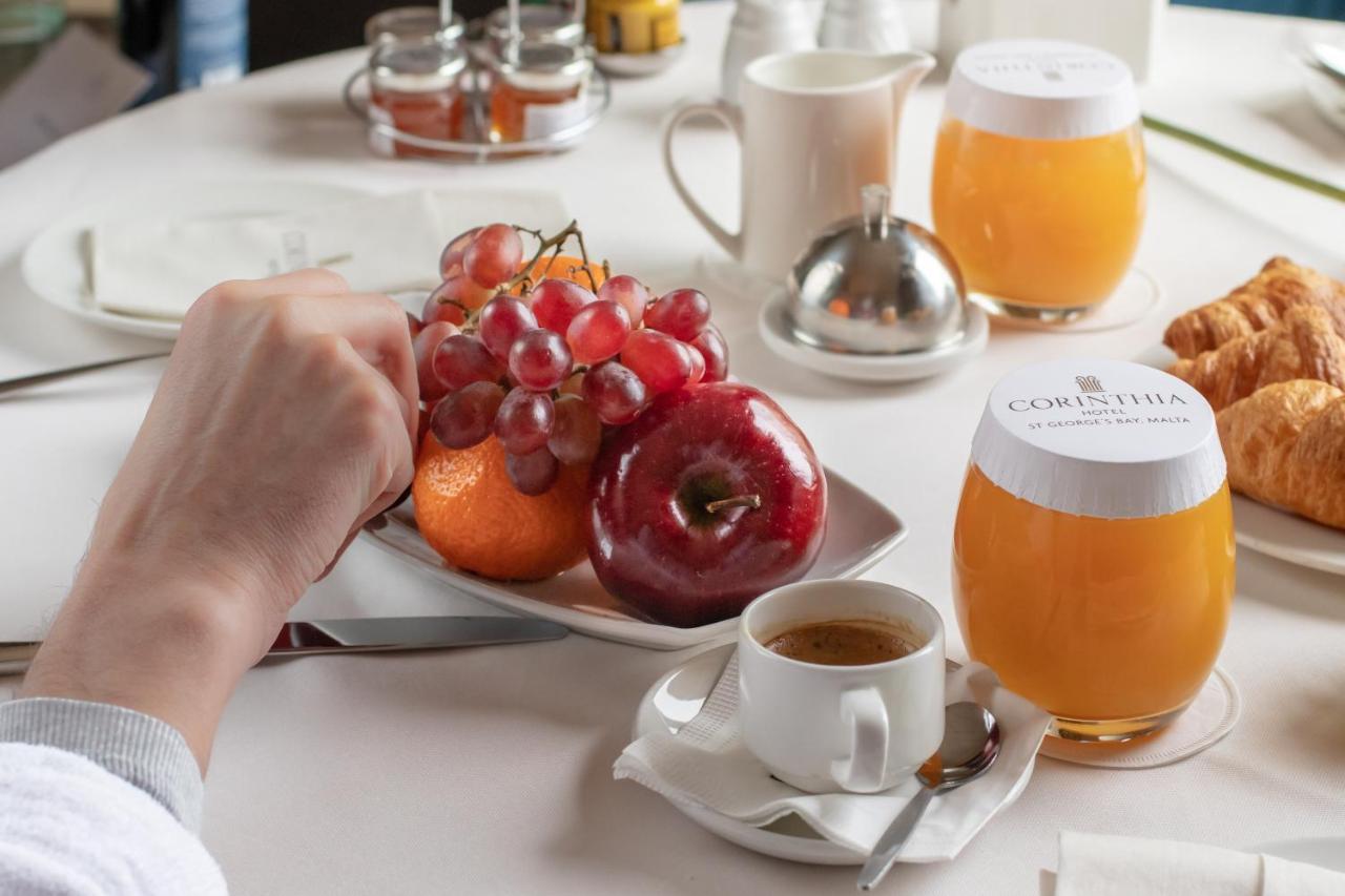 Hotel Corinthia St George'S Bay Saint Julian's Exteriér fotografie Breakfast at the hotel