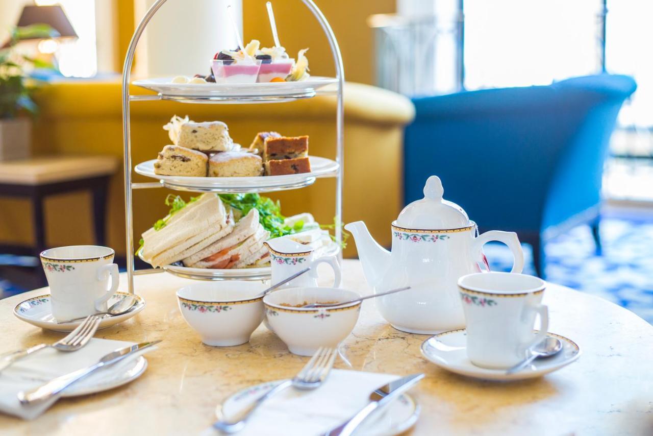 Hotel Corinthia St George'S Bay Saint Julian's Exteriér fotografie Afternoon tea at the InterContinental London Park Lane