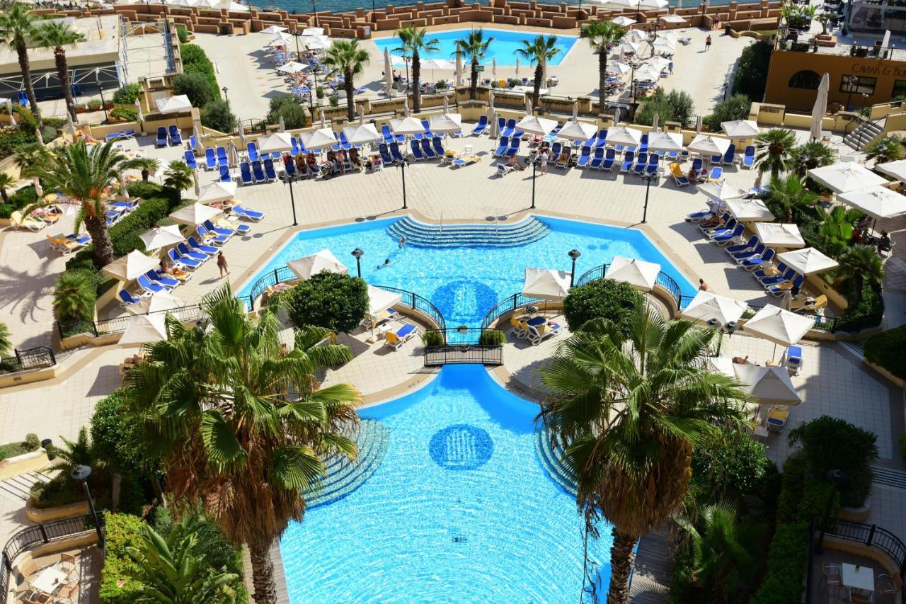 Hotel Corinthia St George'S Bay Saint Julian's Exteriér fotografie The pool at the Hilton Athens