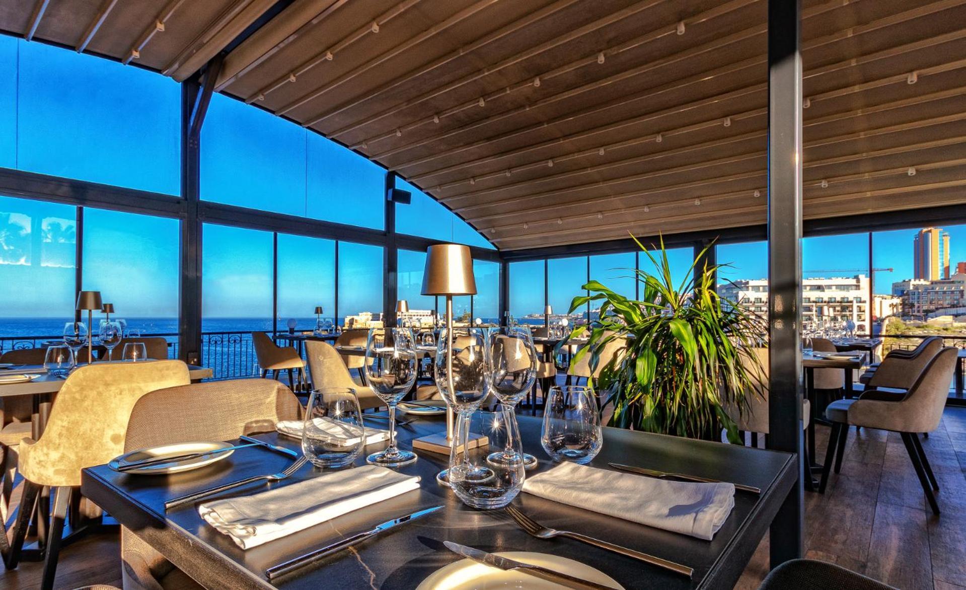 Hotel Corinthia St George'S Bay Saint Julian's Exteriér fotografie The restaurant