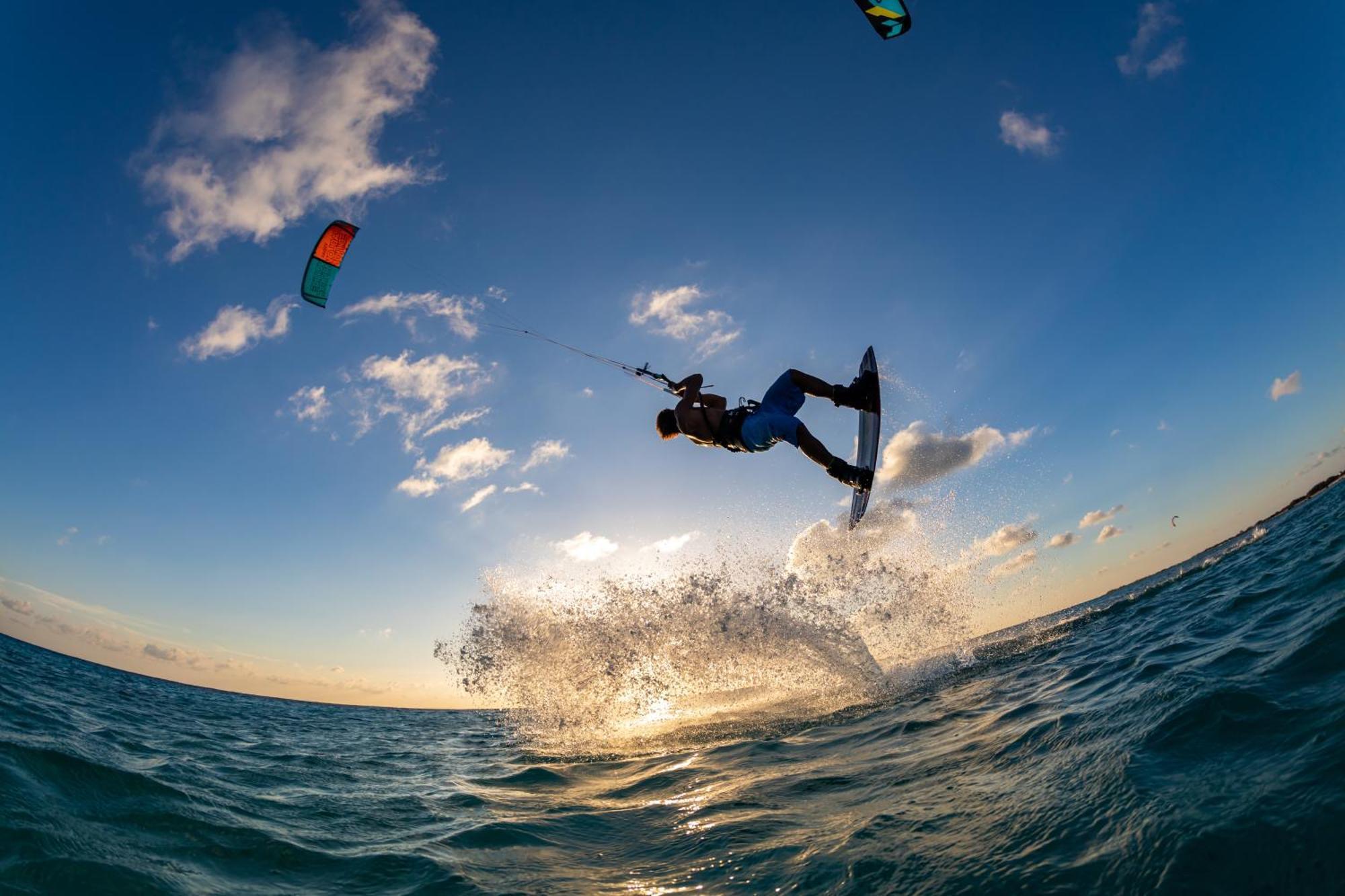 Hotel Corinthia St George'S Bay Saint Julian's Exteriér fotografie Kitesurfing in La Jolla, California