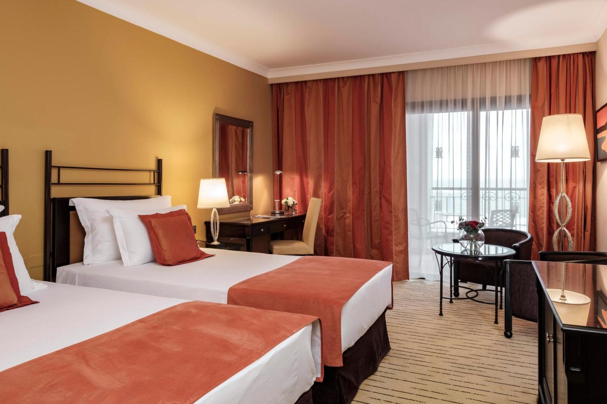 Hotel Corinthia St George'S Bay Saint Julian's Pokoj fotografie A room at the hotel