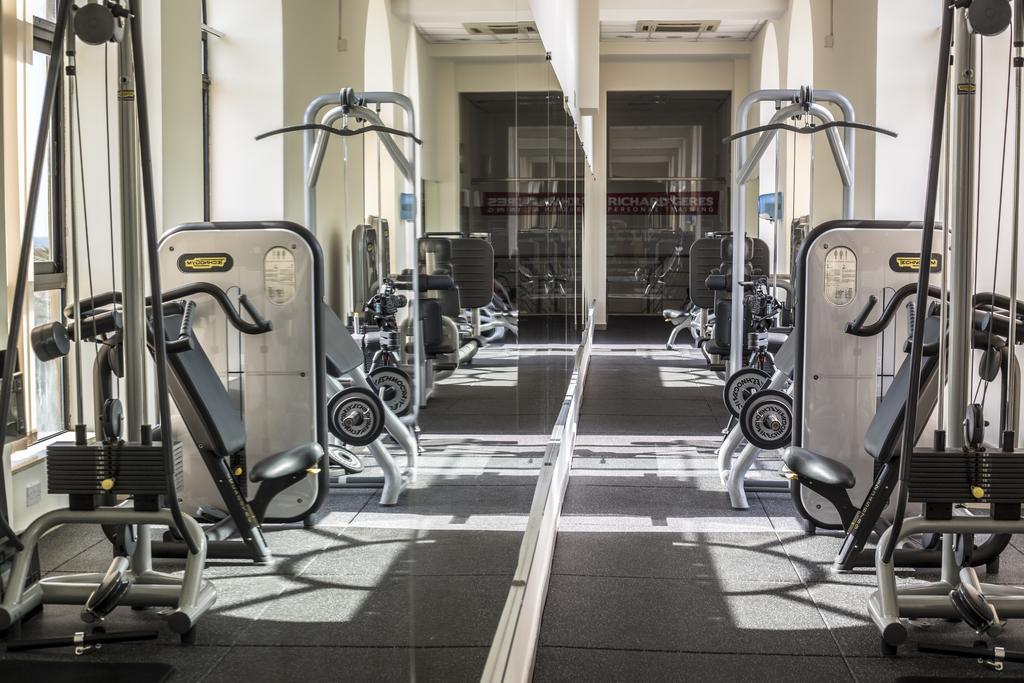 Hotel Corinthia St George'S Bay Saint Julian's Exteriér fotografie The gym at the hotel