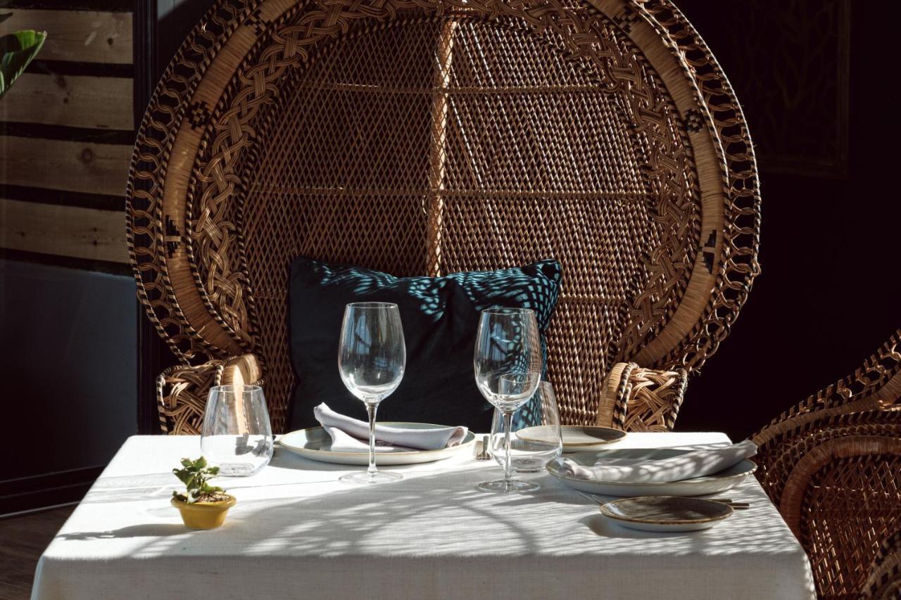 Hotel Corinthia St George'S Bay Saint Julian's Exteriér fotografie A table at the restaurant
